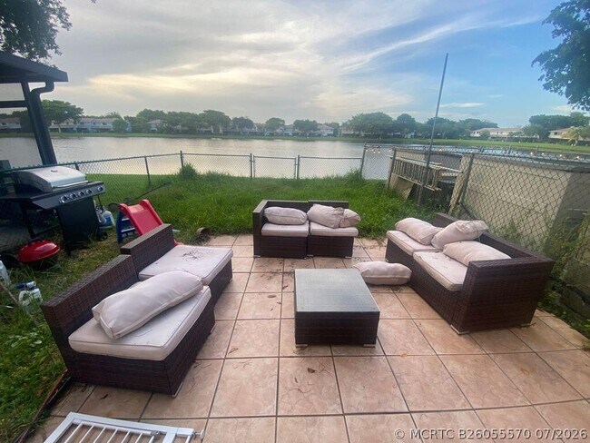 Foto del edificio - 10473 NW 3rd St