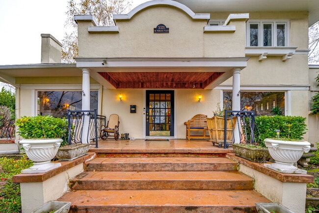 Foto del edificio - 3321 NE Peerless Pl