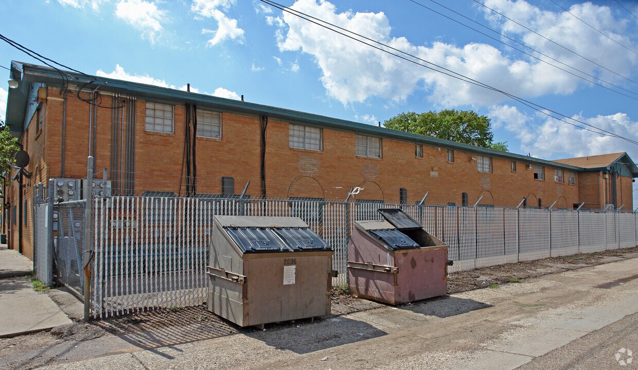 Building Photo - Flatland Apartments
