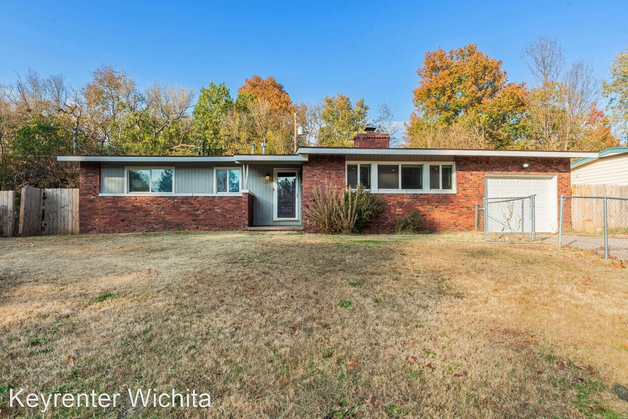 3 br, 1 bath House 3840 E Pawnee Ct House Rental in Wichita, KS