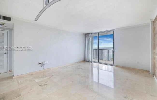 Foto del edificio - 150 SE 25th Rd