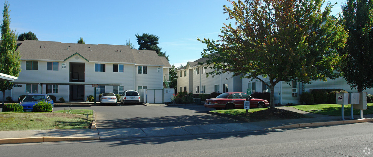 Building Photo - Turning Leaf Apartments