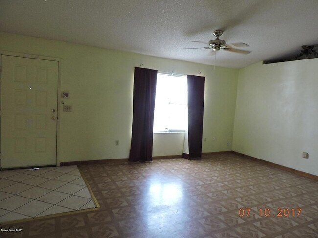 Foto del edificio - 272 High Rd NW