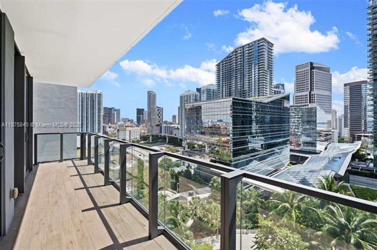 Foto principal - 88 SW 7th St