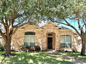 Building Photo - 9200 Clearview Dr