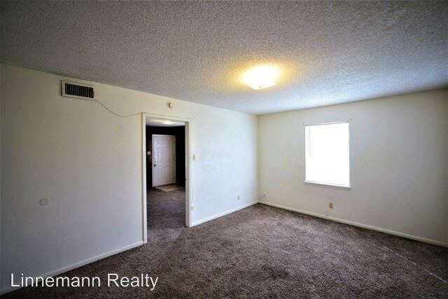 Foto del edificio - 1807 N W S Young Dr