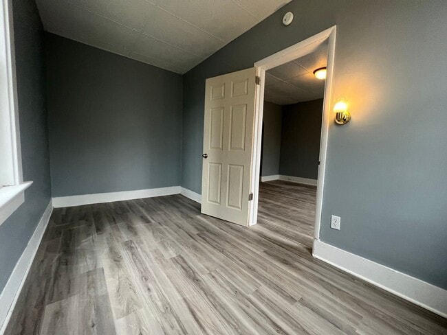 Building Photo - 3 br, 1 bath House - 415 Ash St Apt 1