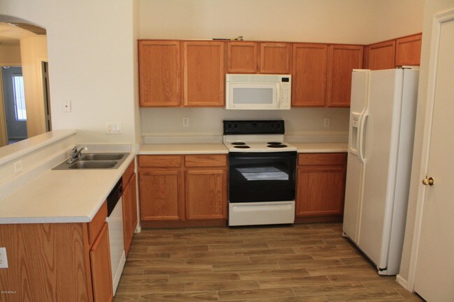 Foto del edificio - 12558 W Indianola Ave