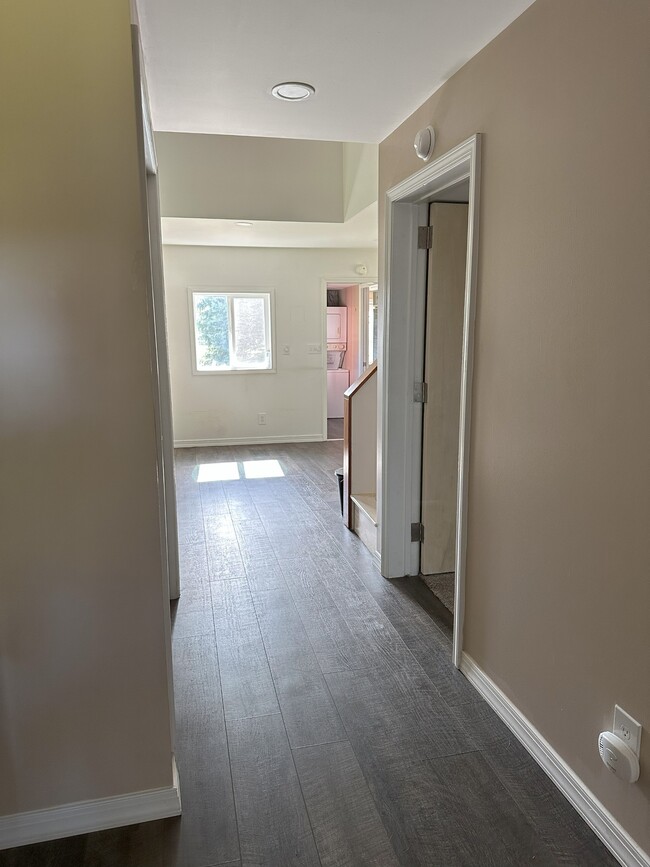 Building Photo - 2273 S County Line Rd