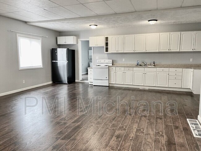 Foto del edificio - 815 N Main St