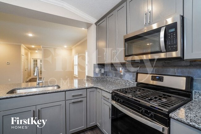 Foto del edificio - 725 Chandler Dr