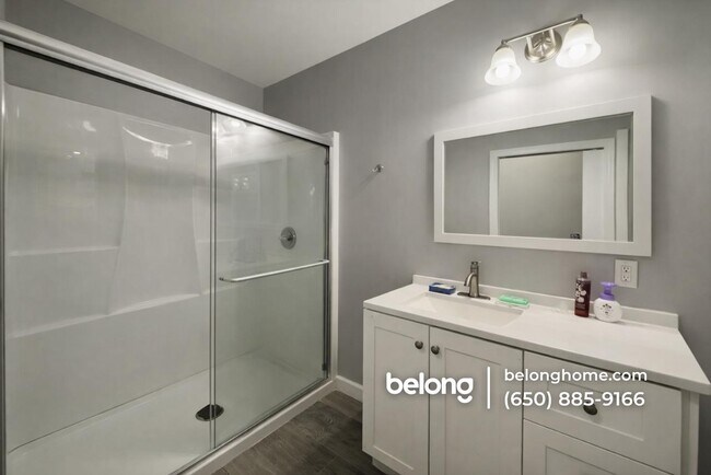 Foto del edificio - 2366 Virginia St