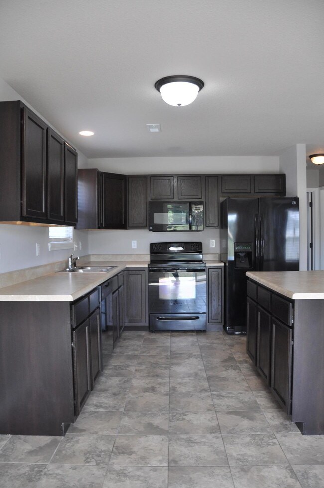 Foto del edificio - 5727 Abercorn Dr
