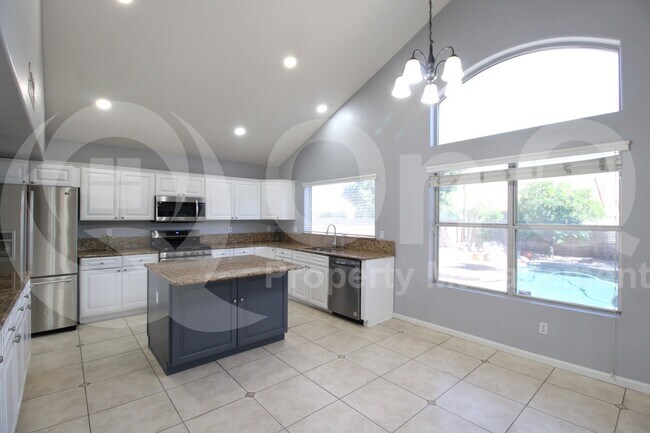 Foto del edificio - 4623 W Tyson St