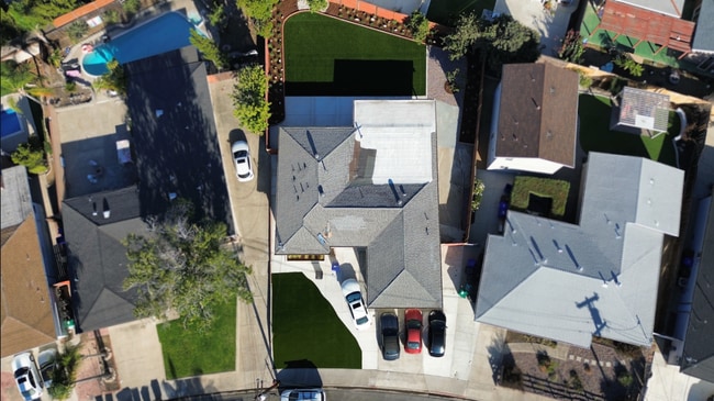 Building Photo - 5127 E Falls View Dr