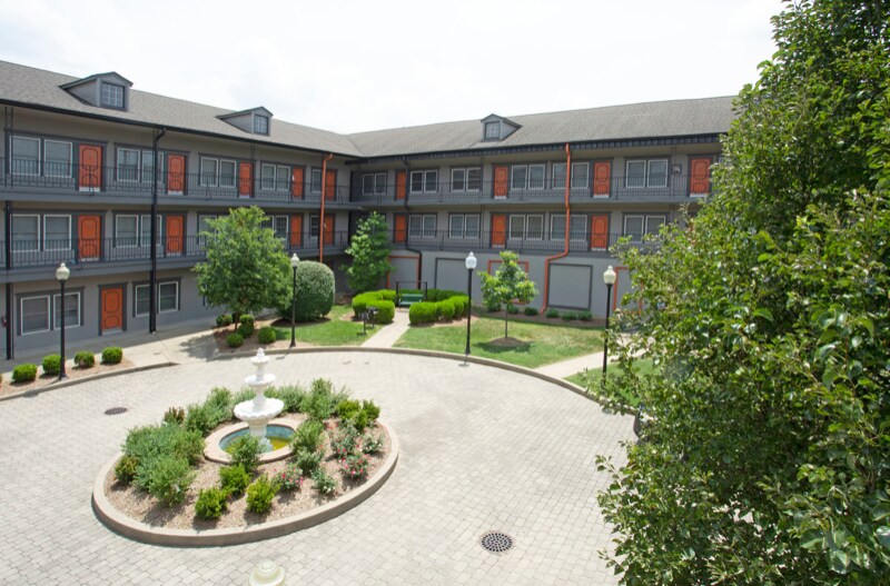 735 S 2nd St Unit 303, Louisville, KY 40202 Room for Rent in