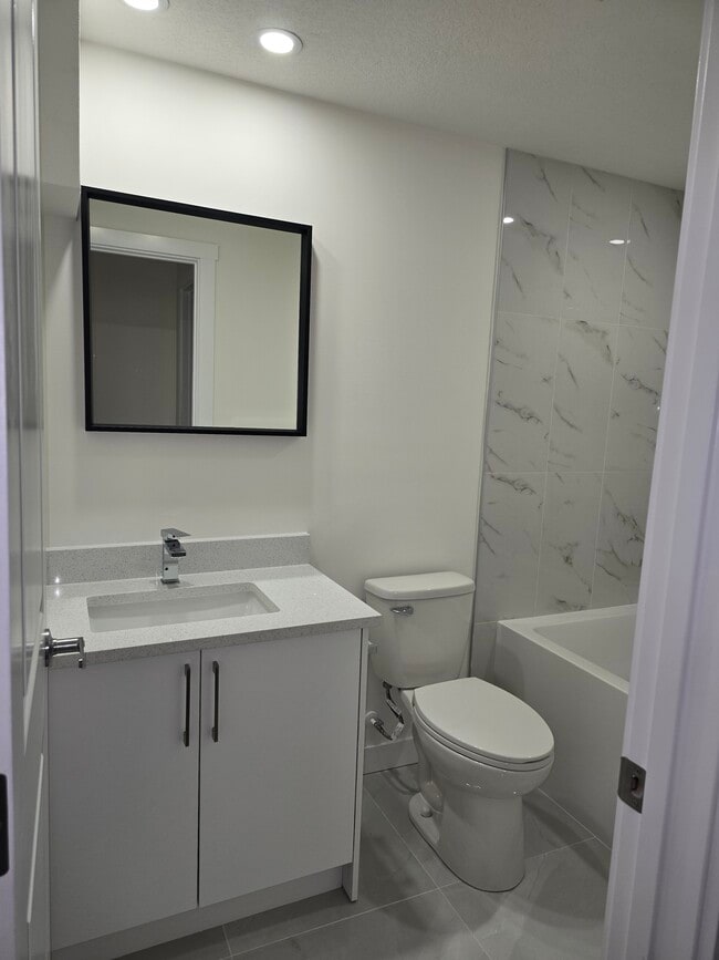 Photo du bâtiment - 354 Sora Way SE