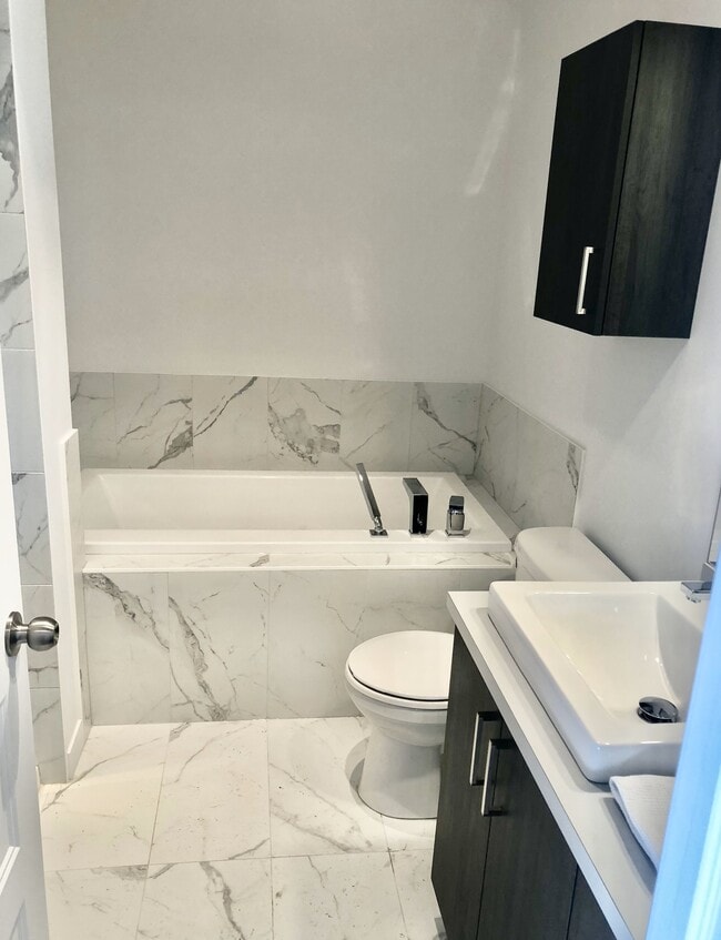 Photo du bâtiment - 1165 Rue Du Grand-Pic