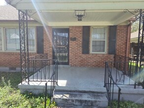 Building Photo - 779 Indian Dr