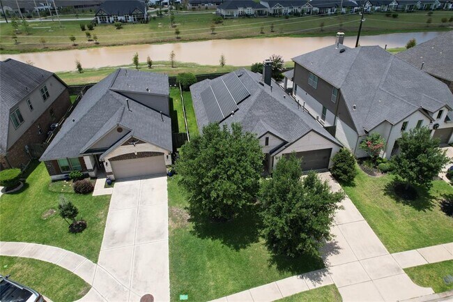 Foto del edificio - 2334 Falcon Brook Dr