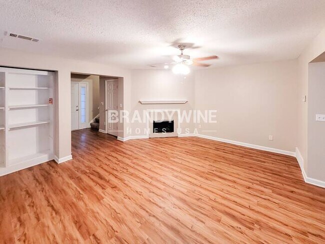 Building Photo - 3962 Sunset Lake Cove