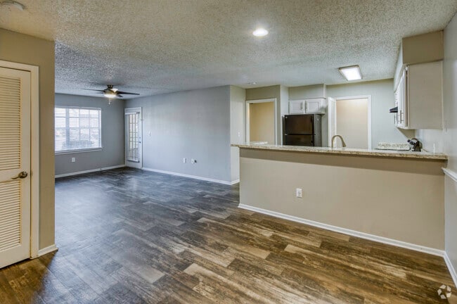 2BR, 2BA - 876SF - 1400 Plantation Blvd Plant City, FL 33566-1502 - Park at Walden Lake