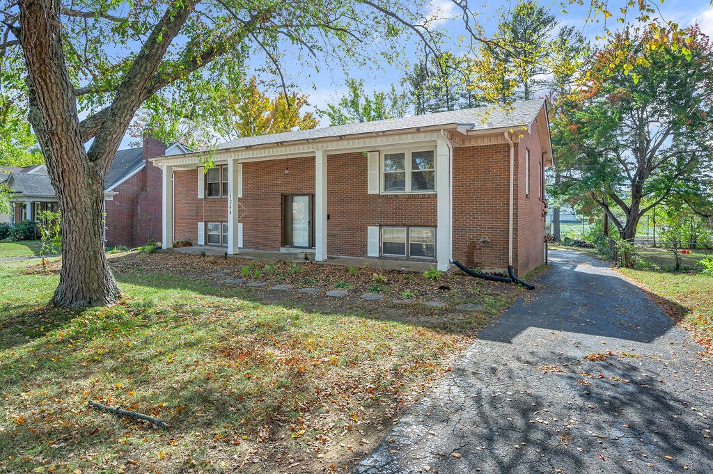 Primary Photo - 1244 Gainesway Dr