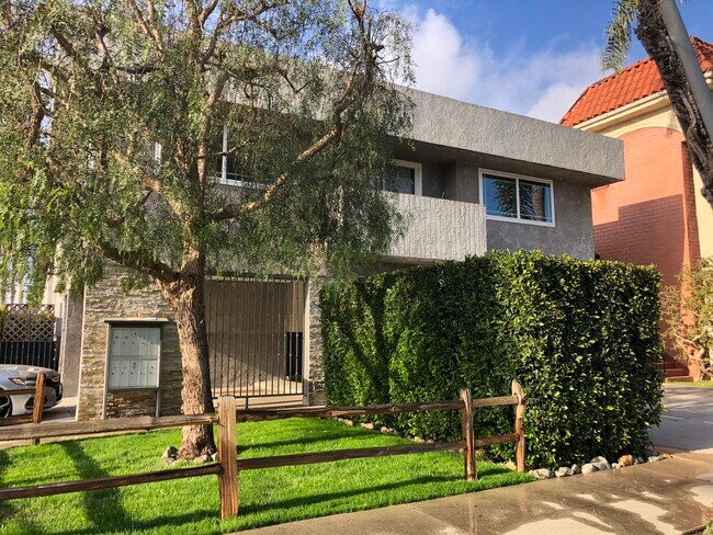 Building Photo - 11701 Victoria Ave