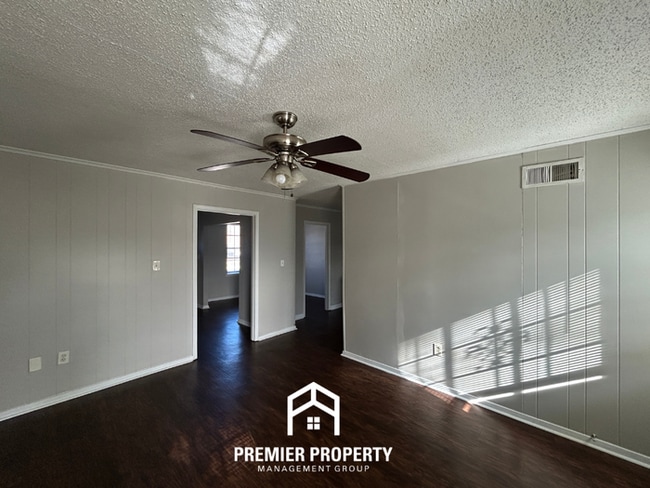 Building Photo - 3818 Selfridge Cove