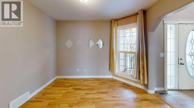 Photo du bâtiment - 9301 Lakeland Dr