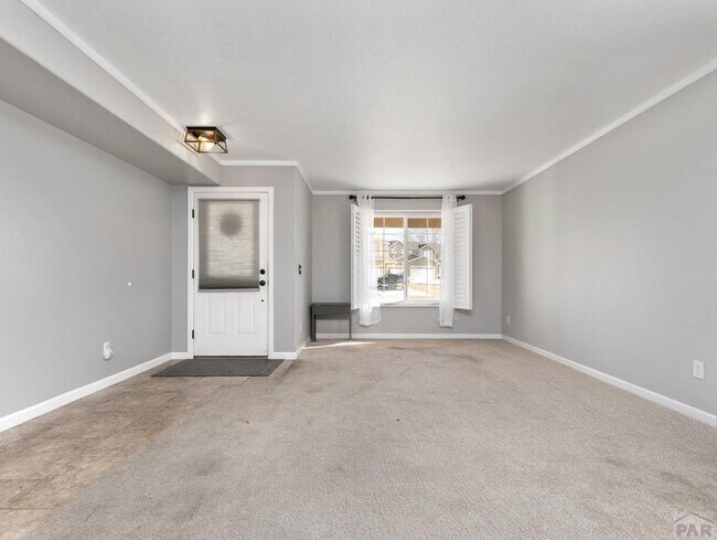 Building Photo - 2203 Meadowlark Ln