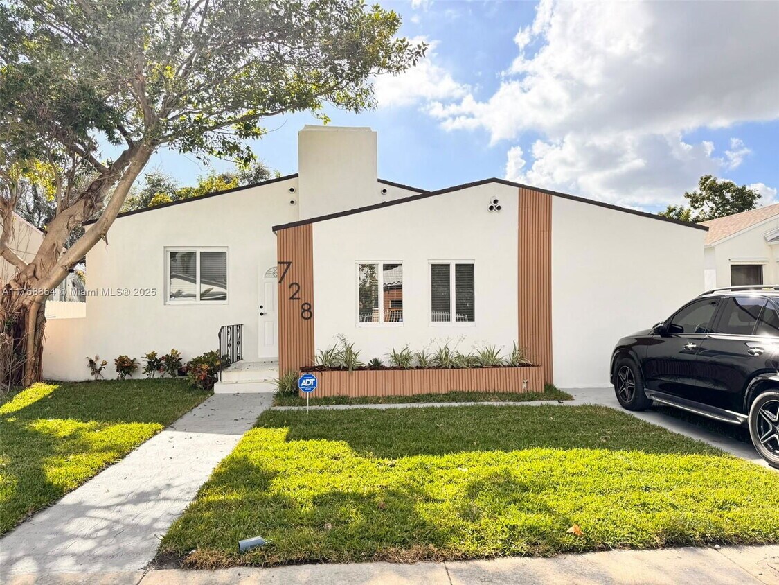 Foto principal - 728 NW 77th St
