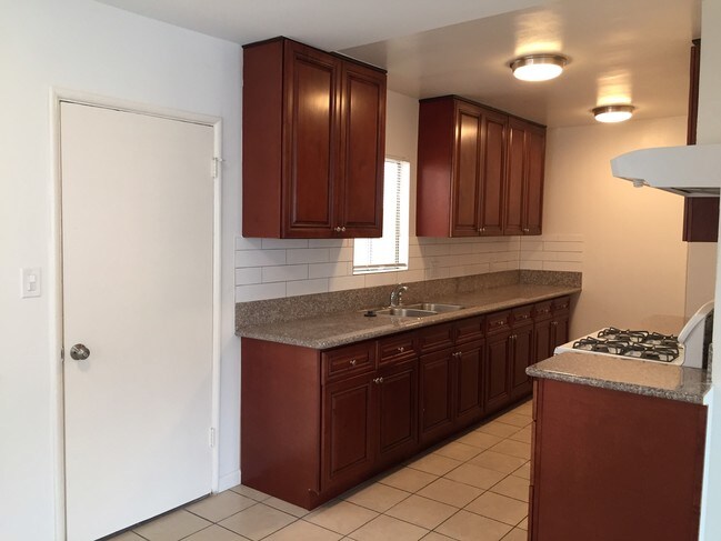 Building Photo - 13803 Cerise Ave