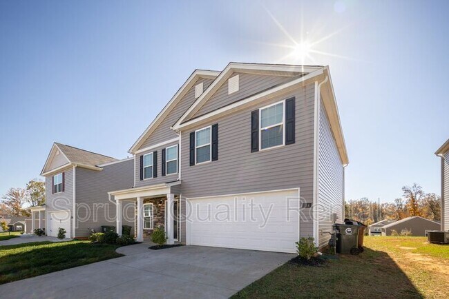 Building Photo - 114 Saddlehorse Ln
