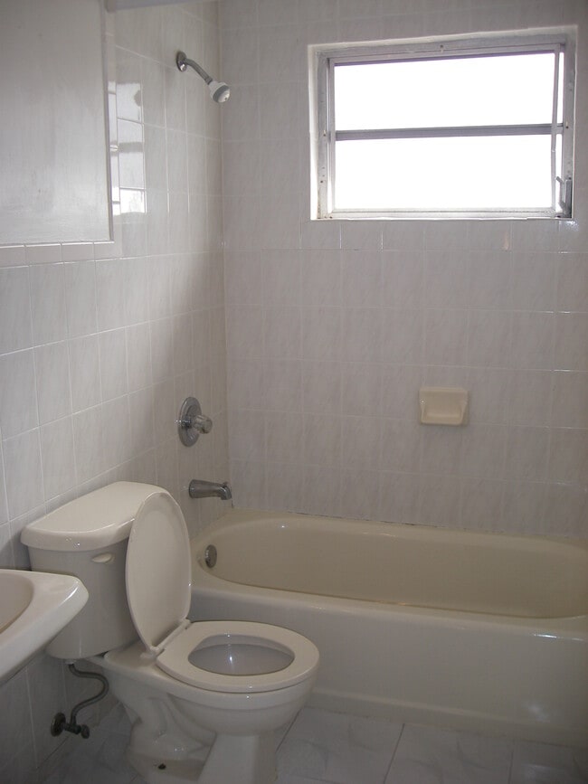 Foto del edificio - 865 SE 10th St