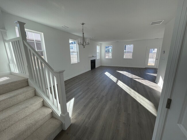 Building Photo - 1904 Merano Ln