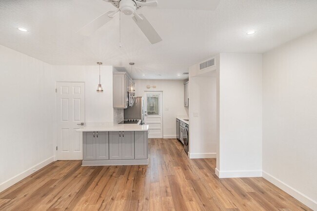 Foto del edificio - 151 N Orlando Ave