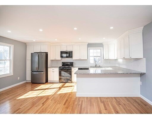 Primary Photo - 105 Lawrence St