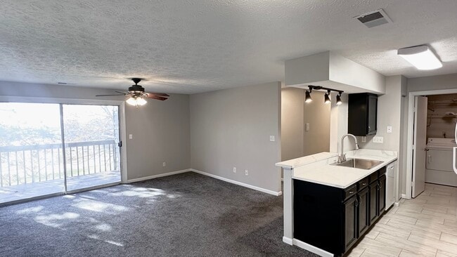 Building Photo - 8919 Eagleview Dr