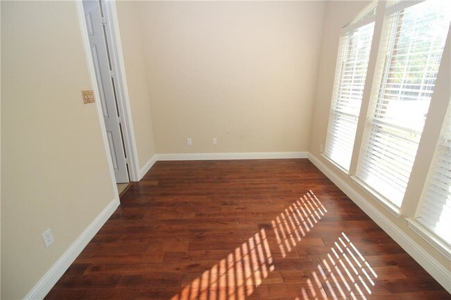 Foto del edificio - 1126 Arbor Park Dr