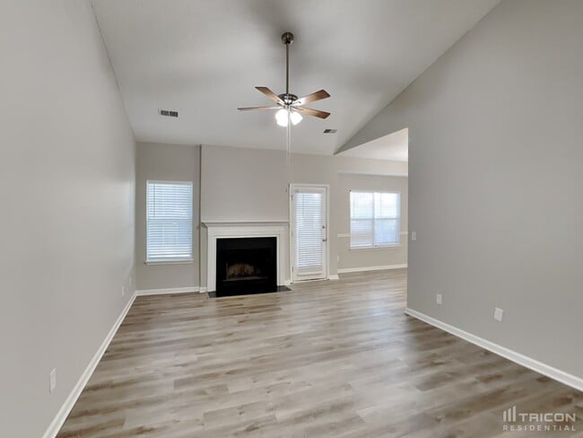 Building Photo - 111 Glendevon Way