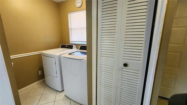 Foto del edificio - 2700 Coral Springs Dr