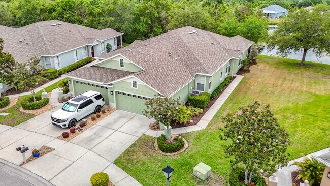 Foto del edificio - 7611 Helen White Ln