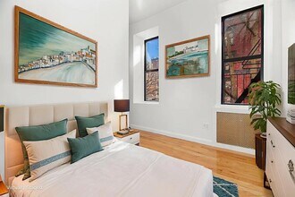 Building Photo - 551 Hudson St