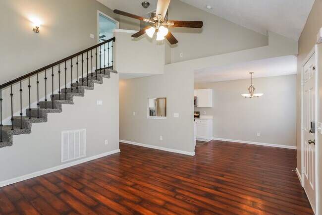 Foto del edificio - 2121 Hamilton Glen Pl
