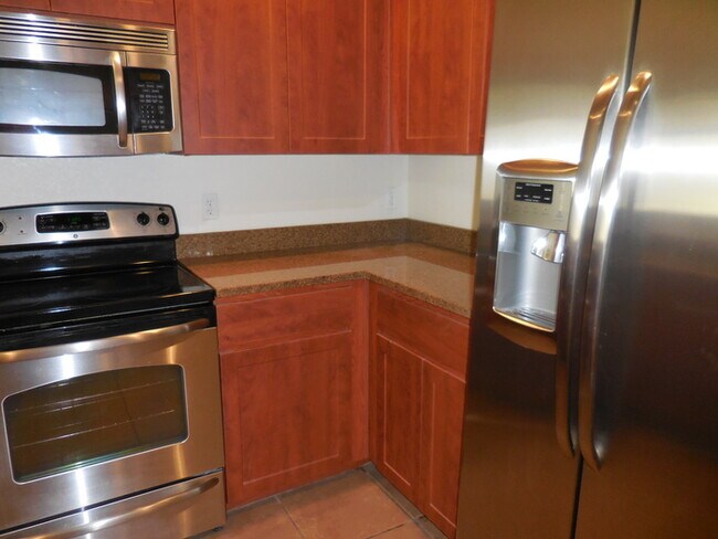 Building Photo - PARADISE VALLEY GATED CONDO sz