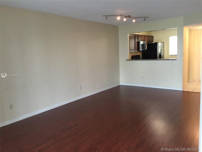 Building Photo - 3399 Foxcroft Rd