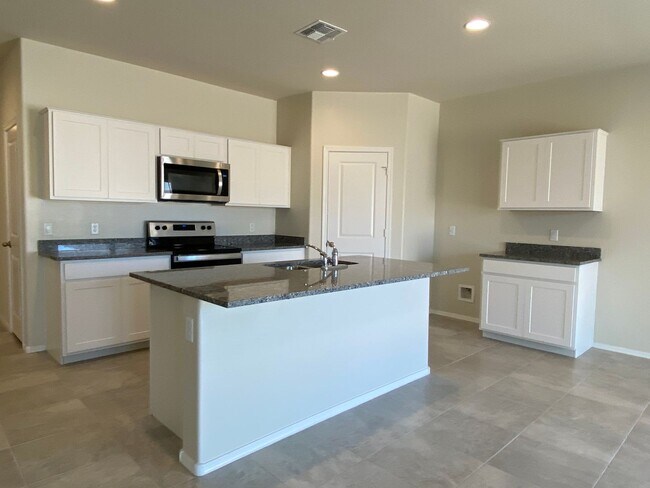 Building Photo - NEWER BUILD!  4 Bedroom, 2 Bath