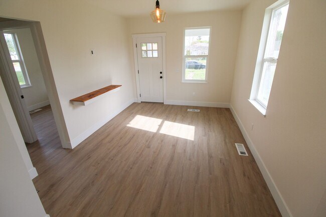 Foto del edificio - 2408 E. Sinto Ave. Spokane, WA-NuKey Realt...