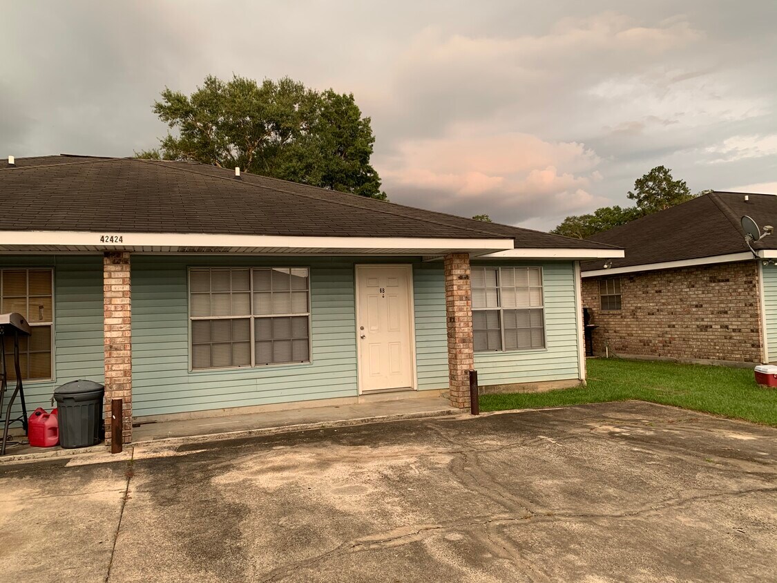 42424 Deluxe Lake Dr, Hammond, LA 70403 Apartments in Hammond, LA